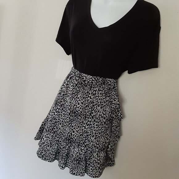 Michael Kors * Sz S * Elastic Waist 28-38" * Flowy * Blk & Wht * Mini Skirt - Picture 1 of 6